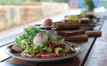 Στο Kitchen Lab για brunch, homemade sandwiches και smoothies!