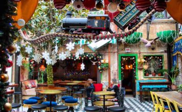 Upupa Epops – Τhe Bar: The Christmas Edition