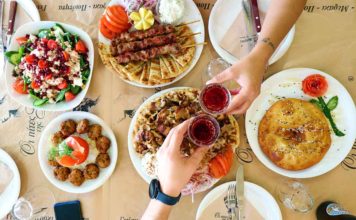 Πίτες της Γεωργίας: Το αγαπημένο ψητοπωλείο των νοτίων προαστίων