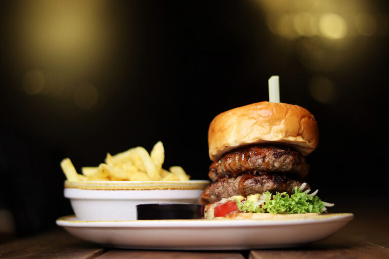 Burger’s Hood: Στο Περιστέρι για τα πιο απίστευτα burgers που έχεις γευτεί 