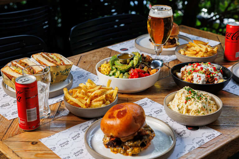 Τα πιο up scaled Burgers Αθήνας, μέσα από τη σύγχρονη οπτική του Juicy Grill