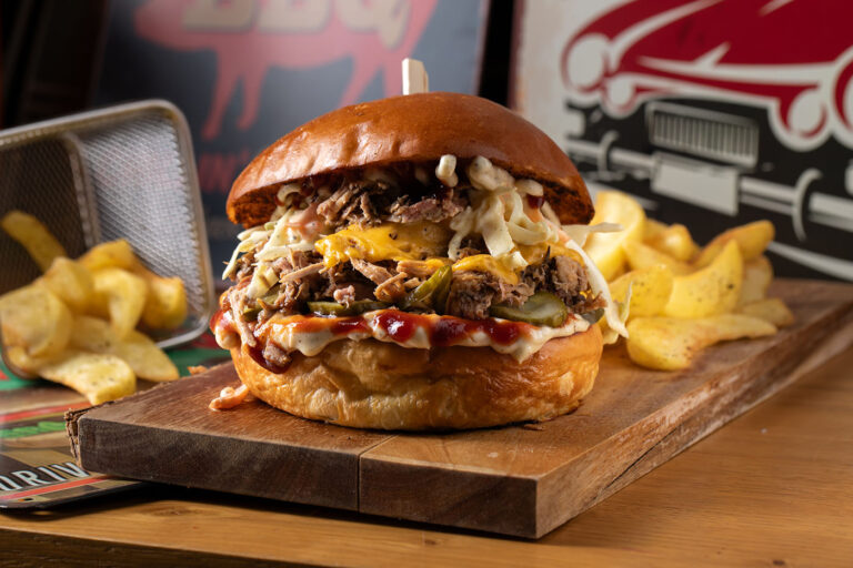 Smokey Joe’s: Ονειρεμένα, «καπνιστά»  burgers στα Μελίσσια