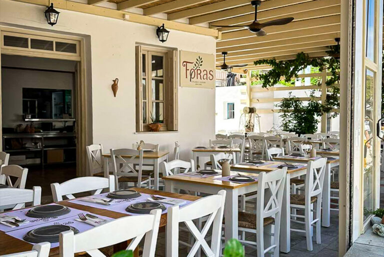 Foras: Το εστιατόριο της Μήλου, όπου το καλό φαγητό αποκτά κυκλαδίτική ψυχή