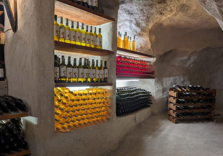 Kostantakis Winery: Κρασί γεμάτο ψυχή μέσα από τη γη της Μήλου