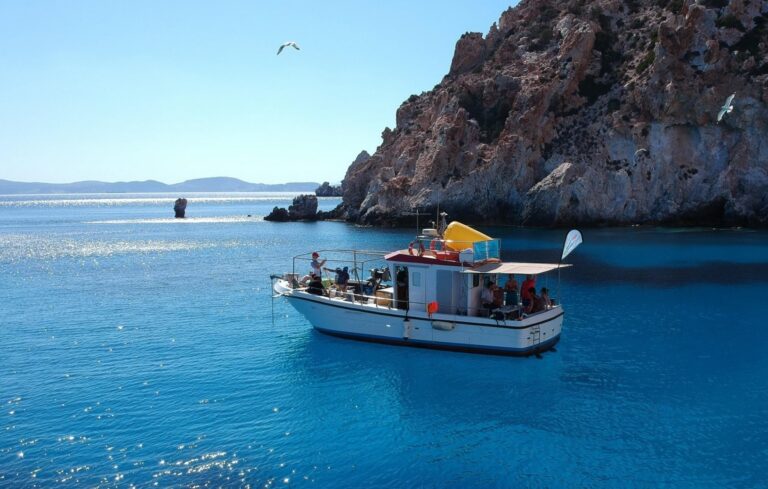 Milos Fishing Experience: Ψαρεύοντας αναμνήσεις στην Πολύαιγο