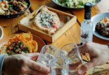 Φυσαρμόνικα: Εκεί που ο μεζές γίνεται εμπειρία, στον Χολαργό